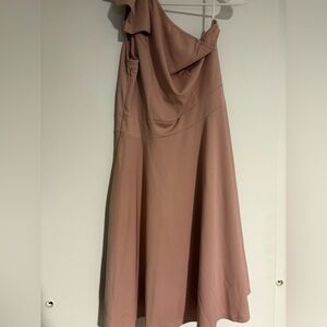 Elegant Women's Pink Skirt